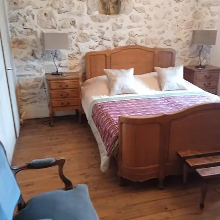 Dans Maison De Maitre Table D 'hotes